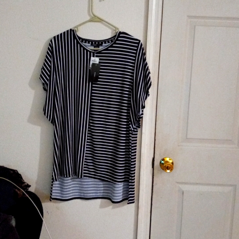 Robert Louis High low tunic lg black and white